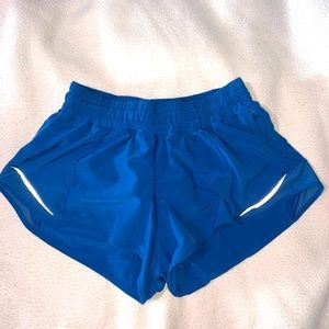 Lulu lemon hotty hot shorts// 2.5” inseam// royal blue